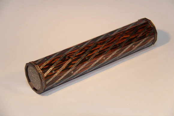 Black Persimmon Wood Case with Inlay Decoration