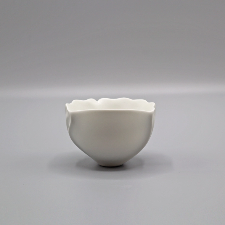 photo White Porcelain Sake Cup