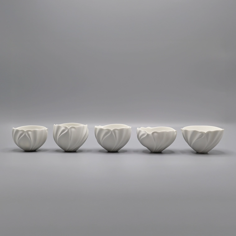 photo White Porcelain Sake Cup