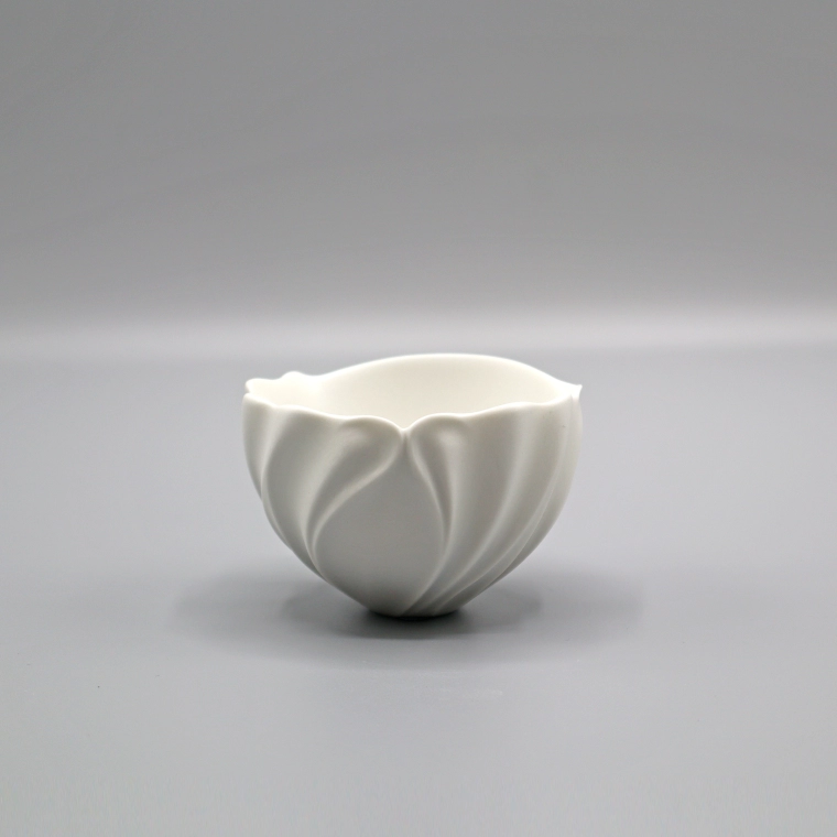 photo White Porcelain Sake Cup
