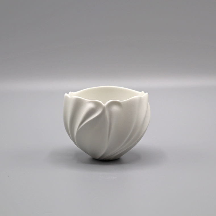photo White Porcelain Sake Cup
