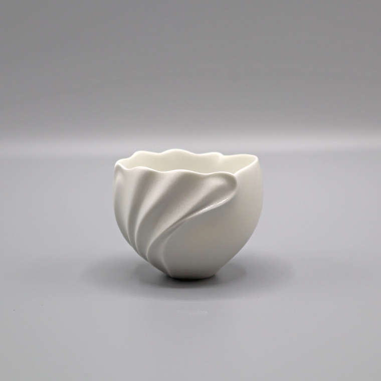 photo White Porcelain Sake Cup