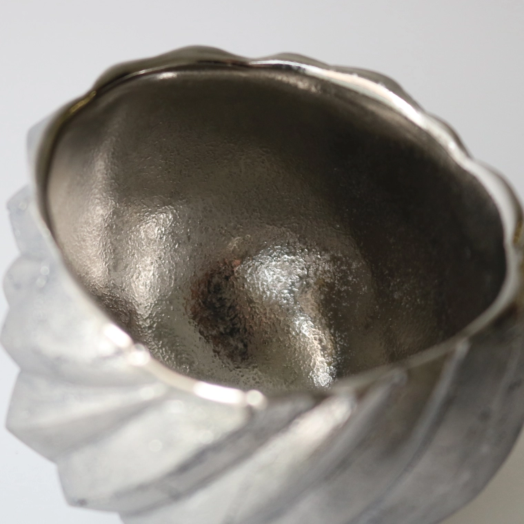 photo Sake Cup with Platinum and Zaffer Decoration