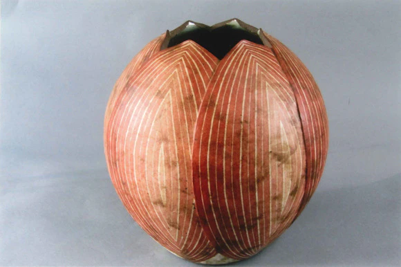植松隆　『彩泥線紋四角扁器』　美術品　陶芸　作家物　桐箱入り 植松 隆の作家情報・作品一覧｜ギャラリージャパン