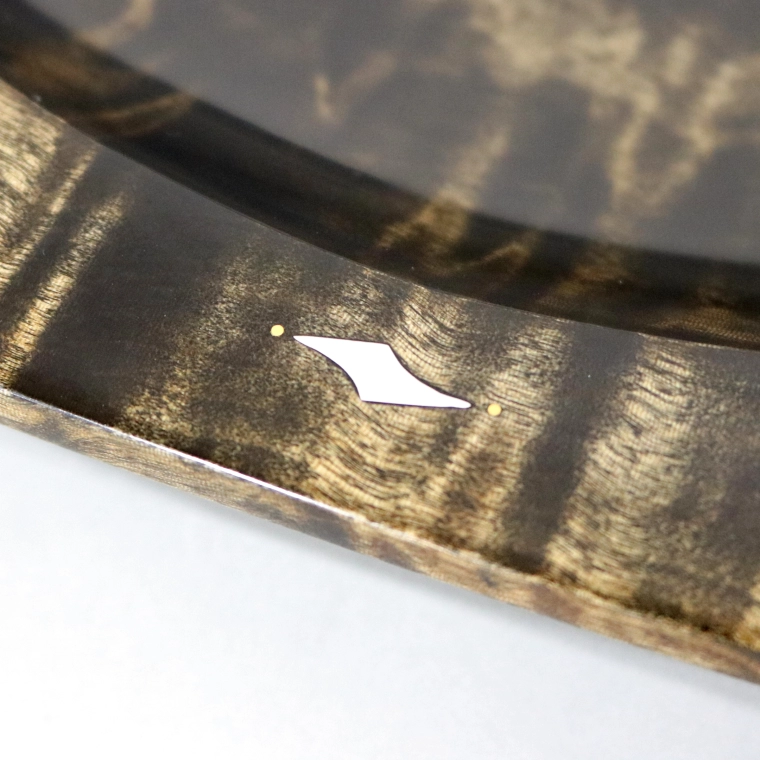 photo Vessel of Horse Chestnut Wood Made by Hand Carving and Finished in Wiped Urushi