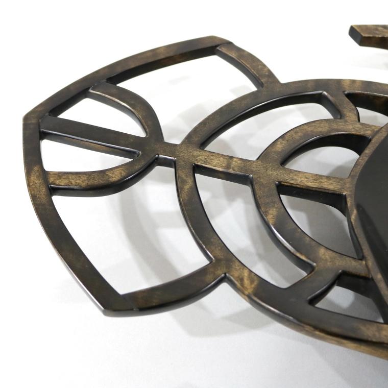 photo Vessel of Horse Chestnut Wood Made by Hand Carving and Finished in Wiped Urushi