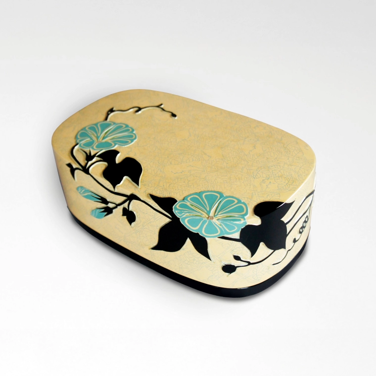 photo Box with Design in Urushi Carving and Kinma "Morning Glory"