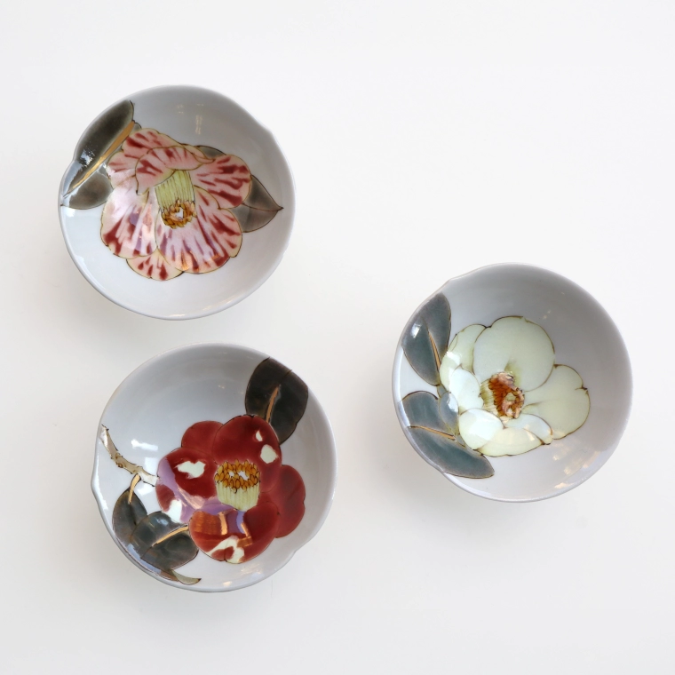 photo Footed Sake Cup "Camellia Mohri Shiratama" 