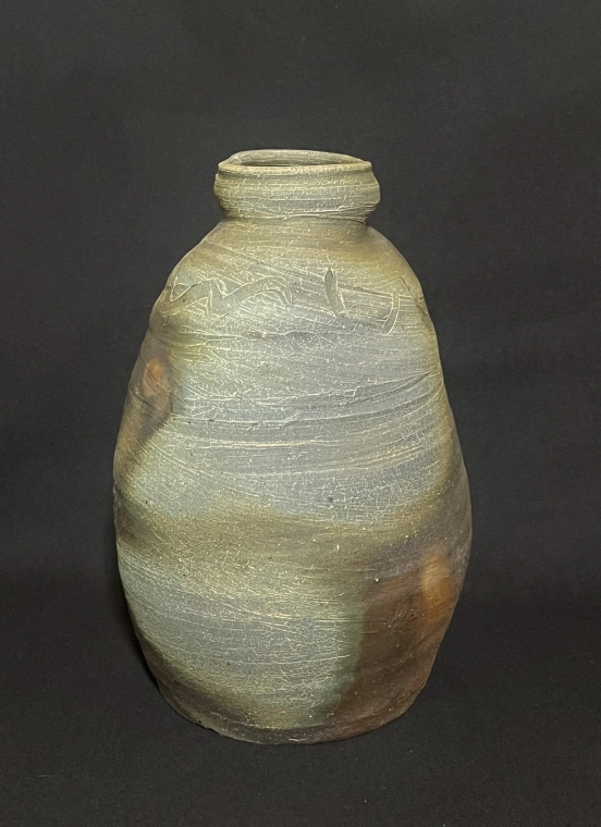 photo Bizen Vase with Kasegoma (Matte Ash Glaze) Effect