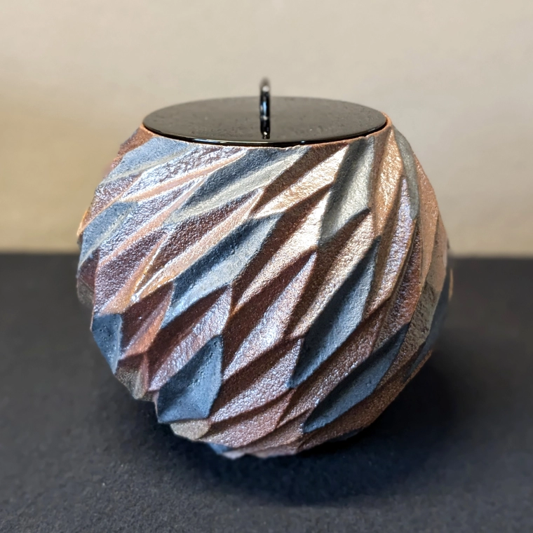 photo Sue Karatsu Fresh Water Jar