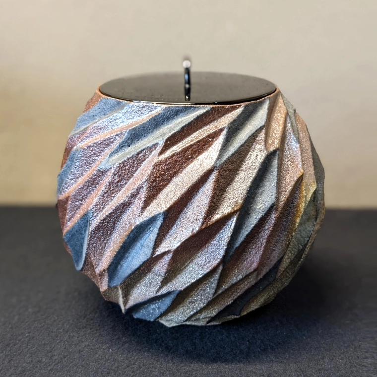 photo Sue Karatsu Fresh Water Jar
