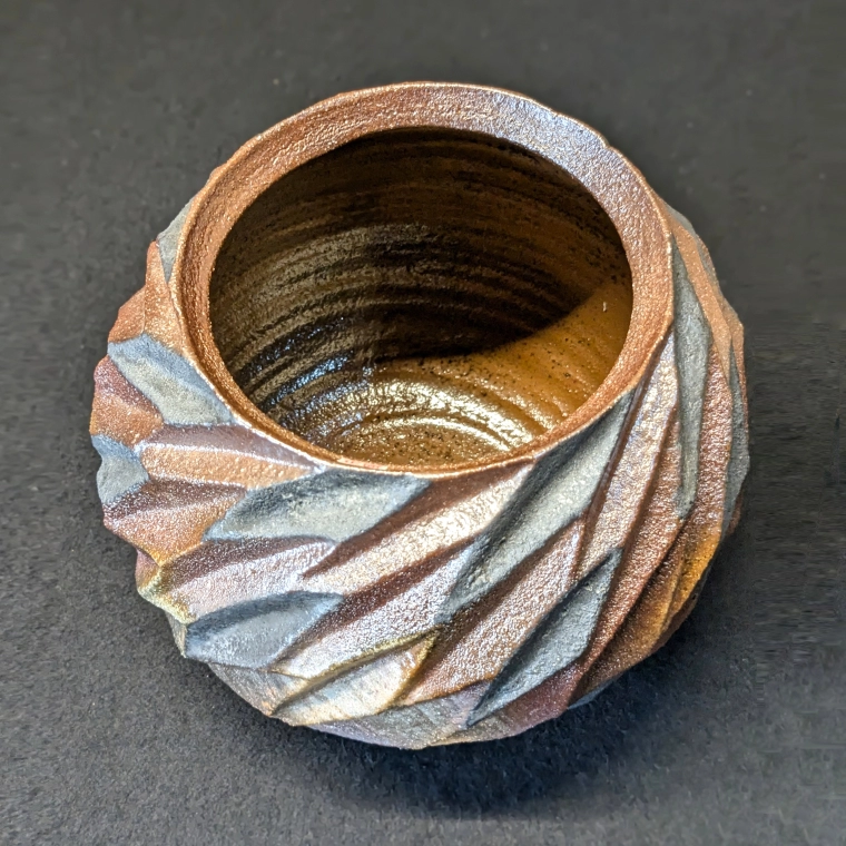 photo Sue Karatsu Fresh Water Jar