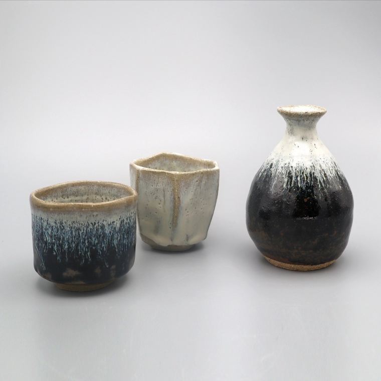 photo Chōsen Karatsu Sake Flask