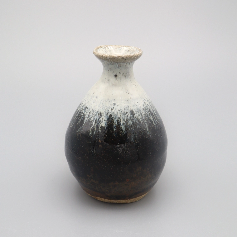 photo Chōsen Karatsu Sake Flask