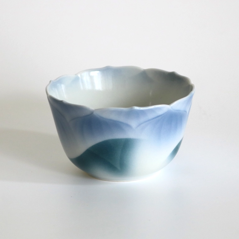 写真：染付酒盃「蓮彩-blue-」