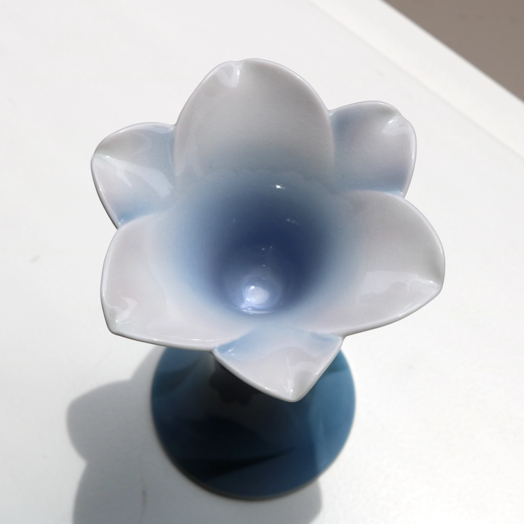 photo Vase with Design in Underglaze Blue "Bamboo Lily"