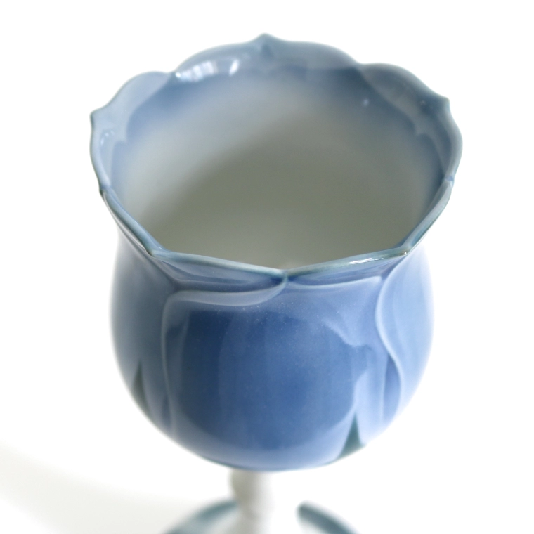 photo Goblet with Design in Underglaze Blue "Blue Rose"