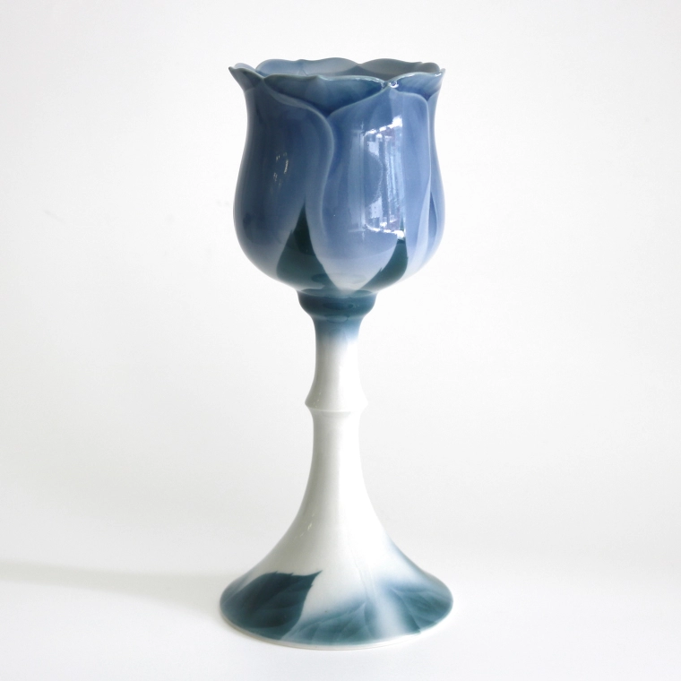 photo Goblet with Design in Underglaze Blue "Blue Rose"