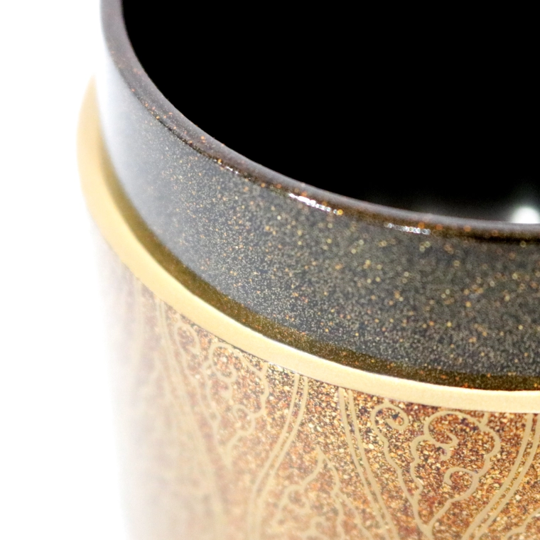 photo Tea Container with Design of Sacred Animals in Makie