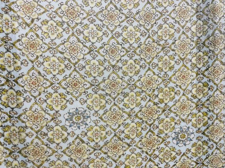 photo Sarasa Textile with Flower Crest Design -Summer-