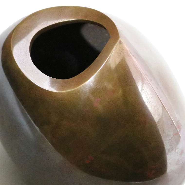 photo Flower Vessel of Cast Copper