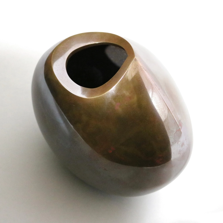 photo Flower Vessel of Cast Copper