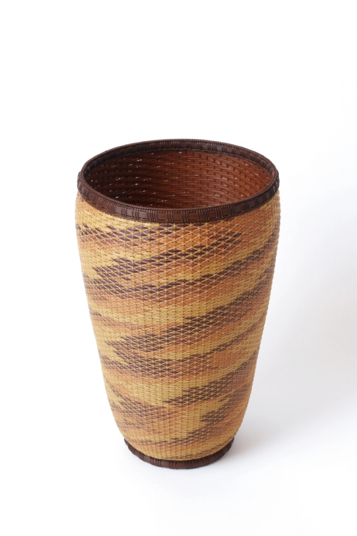 photo Flower Basket in Chidori Weave "Hazy Curtain of Cherry Blossoms"