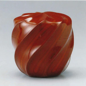 Eight Ridged Lacquered Tea Caddy with Patterns Carved in Relief