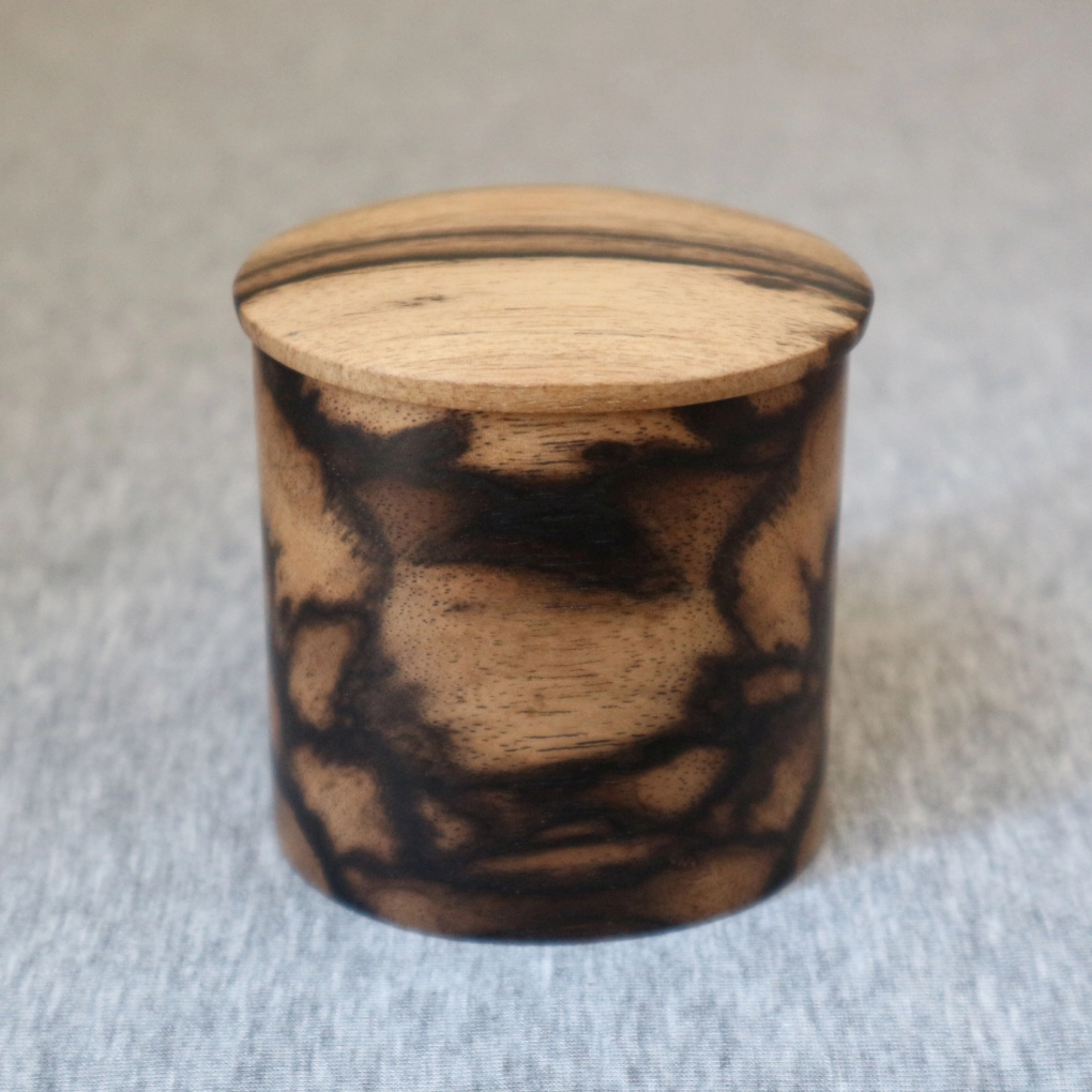 写真：黒柿茶器