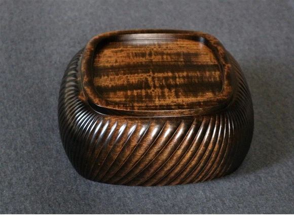 栃拭漆刻紋盛器(川口 清三)｜ギャラリージャパン