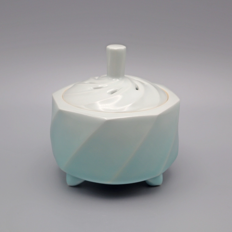 photo Octagonal White Porcelain Incense Burner with Pale Blue Glaze