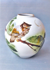 Large Jar with Owl Design in Colored Glaze and Gold Painting