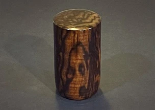 黒柿造平筋茶筒