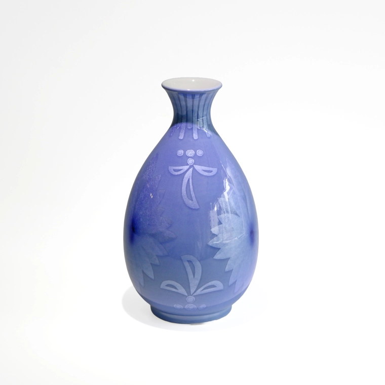 photo Evening Drink Set with Light Blue Glaze and Flower Design  in Underglaze Silver (Set of 1 sake bottle and 2 sake cups) 