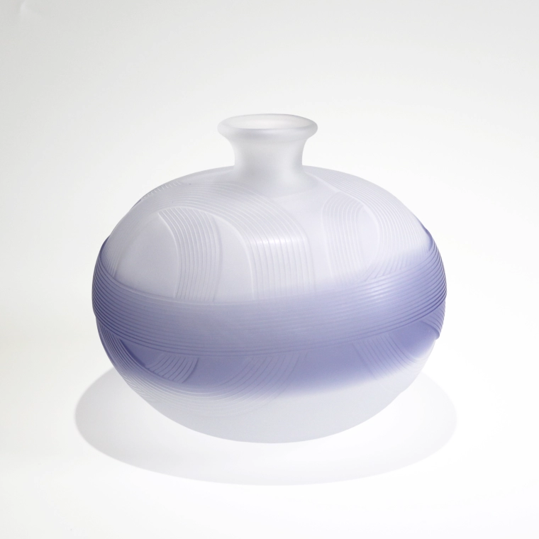 photo Long-necked Flower Vase with Engraved Line Decoration "Yui（Bond）”