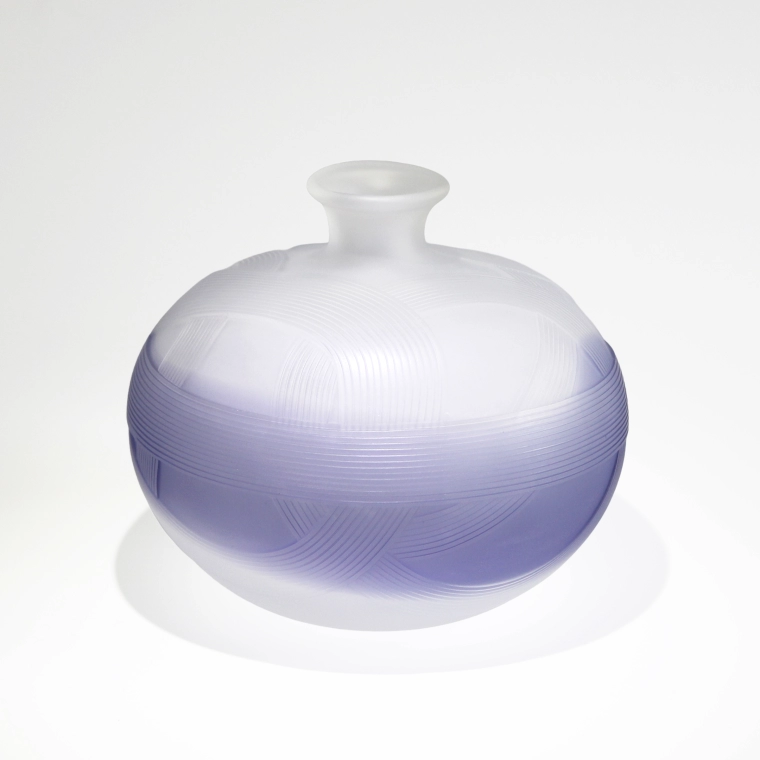 photo Long-necked Flower Vase with Engraved Line Decoration "Yui（Bond）”