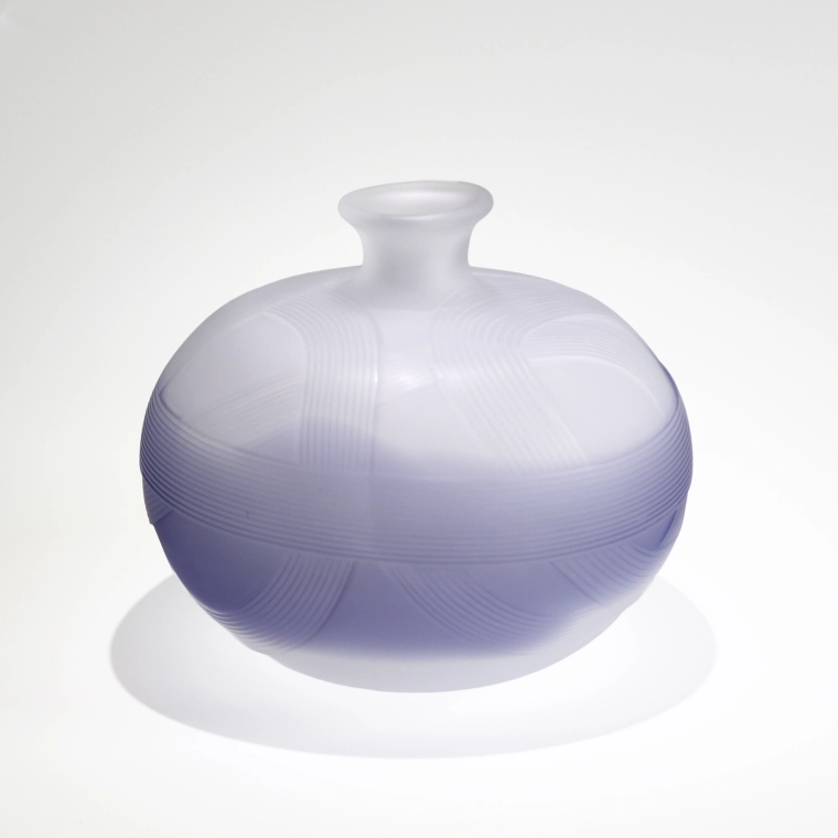 photo Long-necked Flower Vase with Engraved Line Decoration "Yui（Bond）”