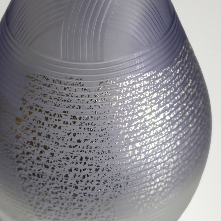 photo Long-necked Flower Vase with Engraved Line Decoration "Yui（Bond）”