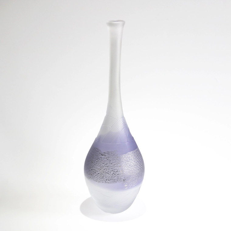 photo Long-necked Flower Vase with Engraved Line Decoration "Yui（Bond）”