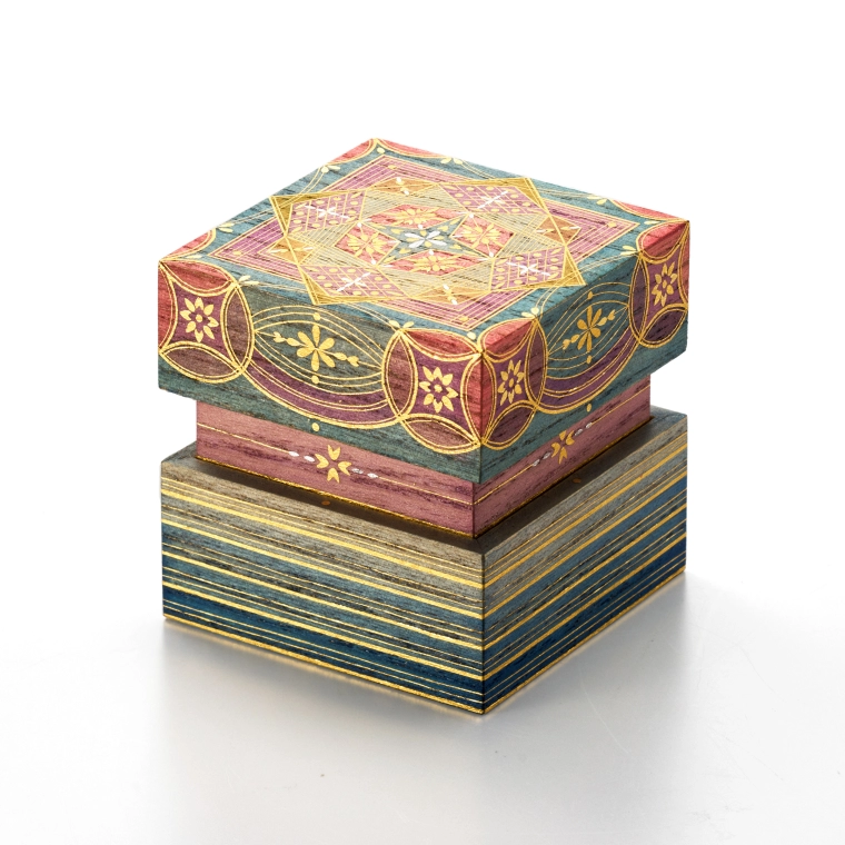 photo Tiered Box with Design in Kirikane "Blue Light"
