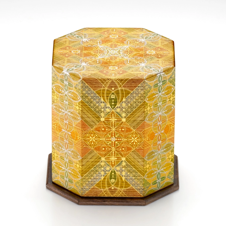 photo Coffer with design in kirikane "Eternal Splendor - Sunlight Woven in Silk"