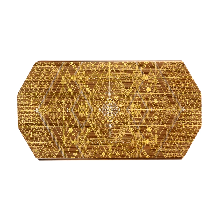photo Coffer with design in kirikane "The Resonance of Flowers"