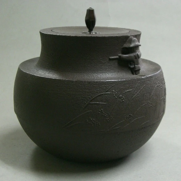 Tea Ceremony Kettle with Scarecrow Design