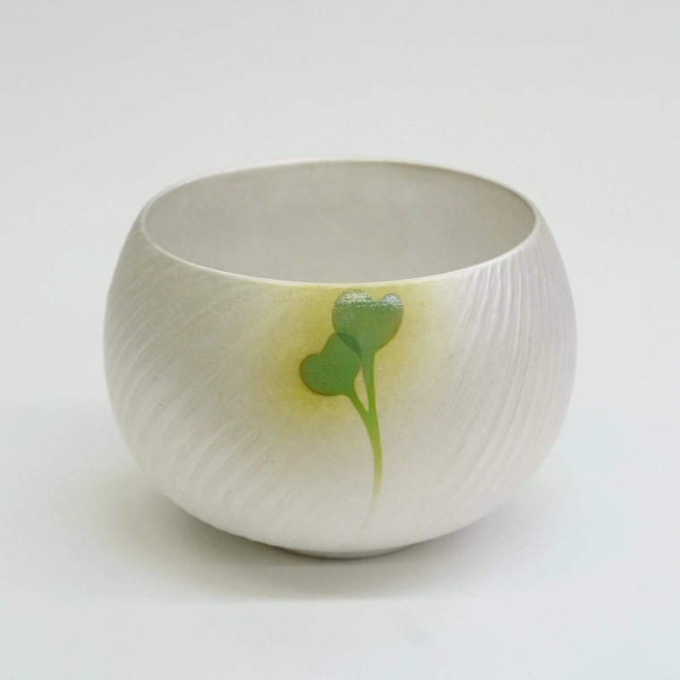 photo Tea Bowl with Radish Sprout Design