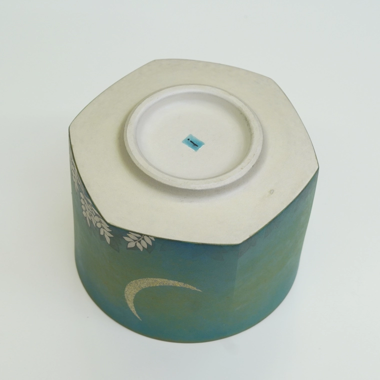 photo Tea Bowl with Crescent Moon Design