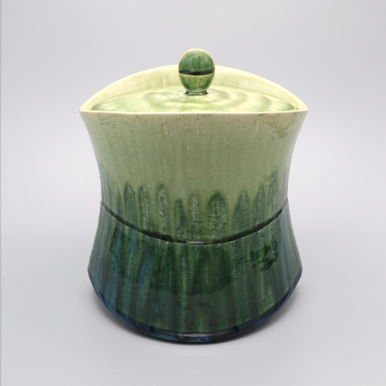 photo Tea Ceremony Fresh Water Jar with Green Glaze