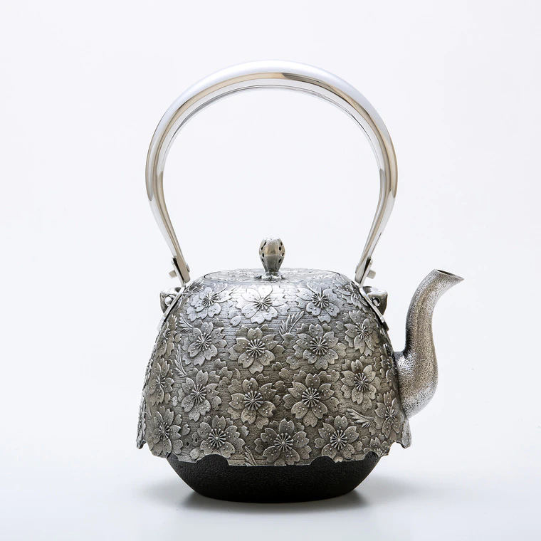 photo Nambu Iron Sand Kettle with Double Cherry Blossom Design
