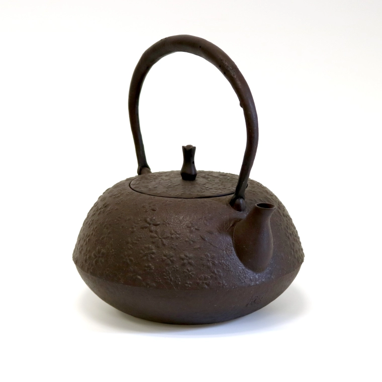 photo Abacus Bead Shaped Iron Kettle with Small Flower Patterns