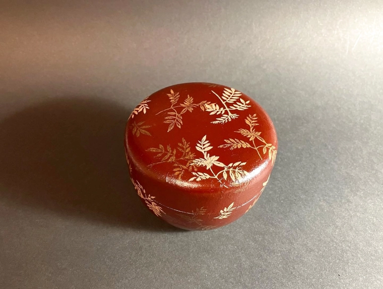 photo Tea Caddy and Teaspoon with Stamped Patterns