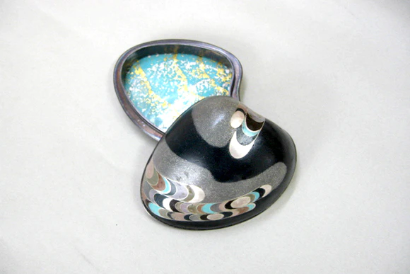 Wired Cloisonné Shell Shaped Incense Container